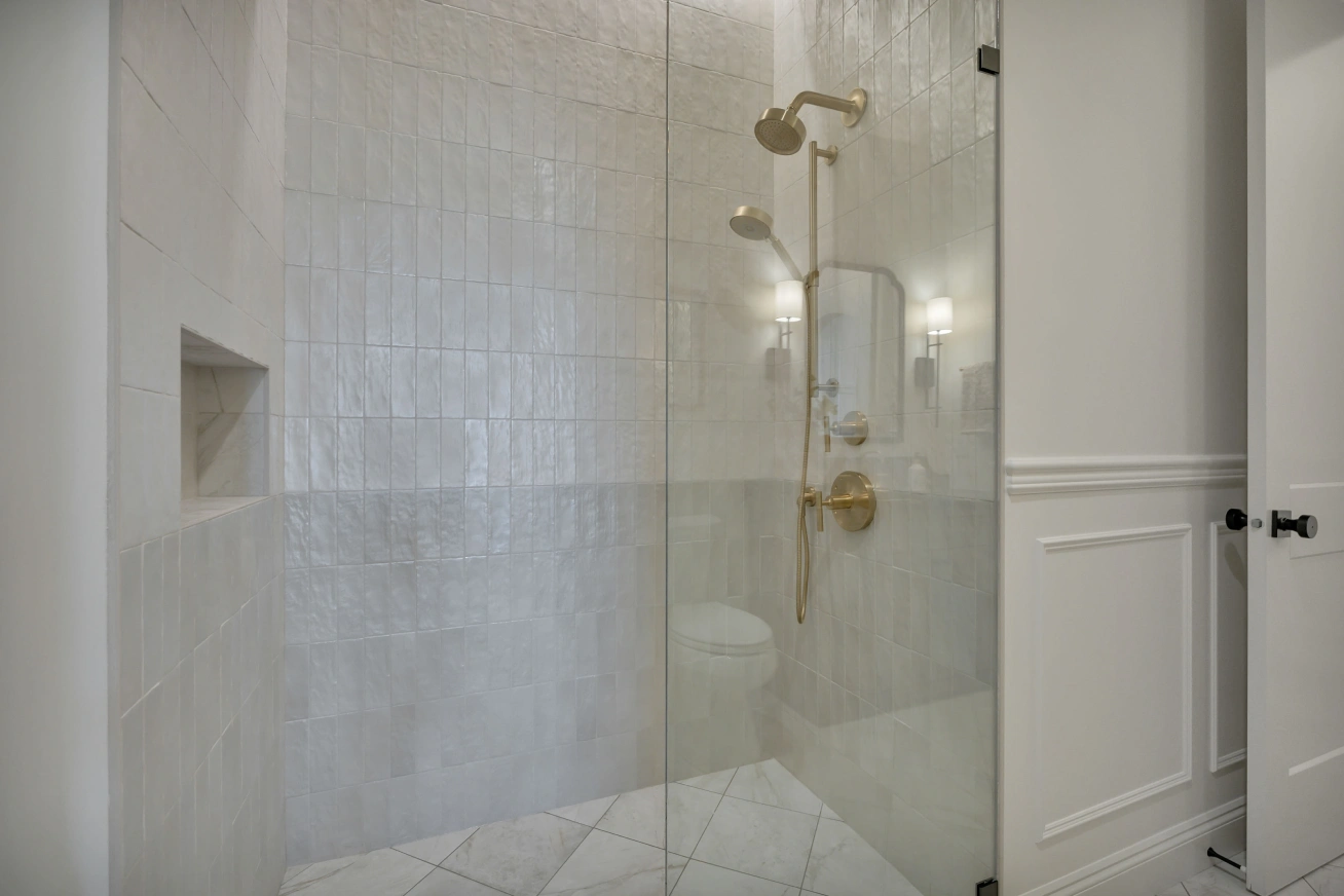 Main Floor Roll In Shower